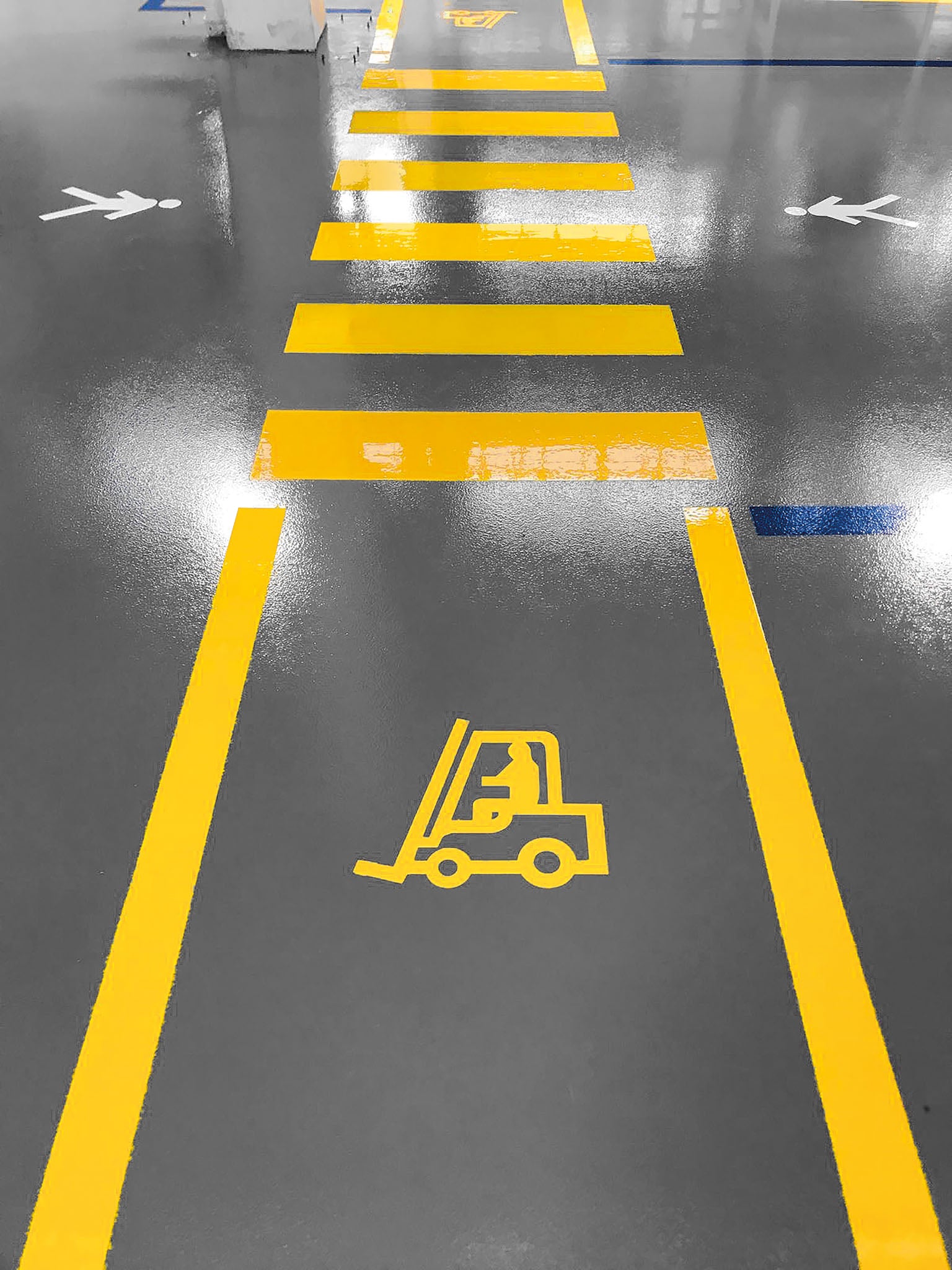Segnaletica orizzontale su pavimenti in Resina Resingroup